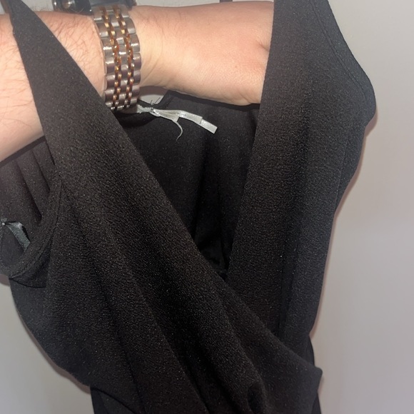 Great condition black v-neck romper!! - Picture 2 of 2